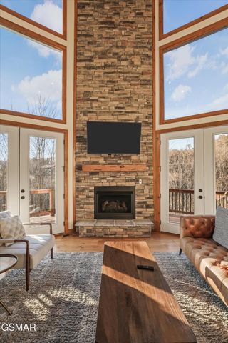 561 Edgewood Drive, Gatlinburg, TN 37738