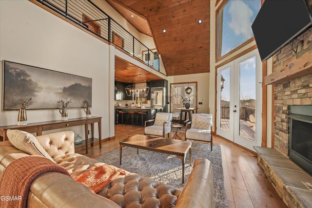 561 Edgewood Drive, Gatlinburg, TN 37738