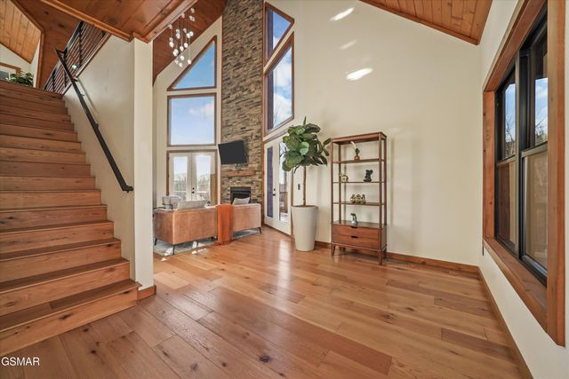 561 Edgewood Drive, Gatlinburg, TN 37738