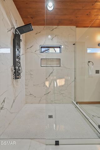 561 Edgewood Drive, Gatlinburg, TN 37738