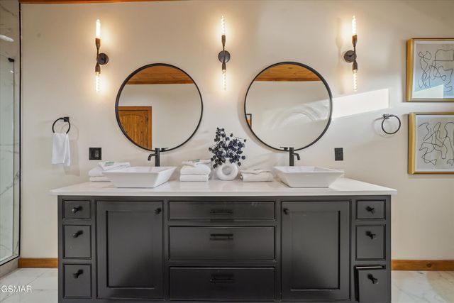 561 Edgewood Drive, Gatlinburg, TN 37738