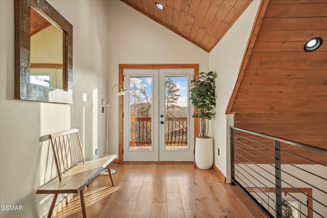 561 Edgewood Drive, Gatlinburg, TN 37738