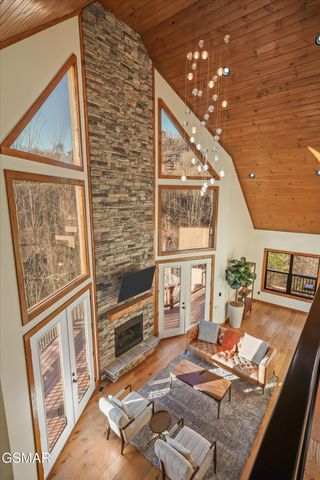 561 Edgewood Drive, Gatlinburg, TN 37738