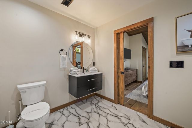 561 Edgewood Drive, Gatlinburg, TN 37738