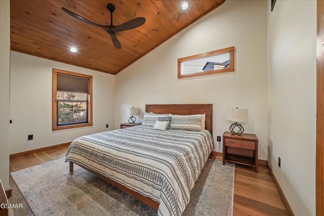 561 Edgewood Drive, Gatlinburg, TN 37738