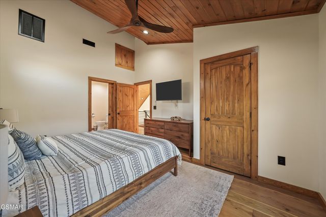 561 Edgewood Drive, Gatlinburg, TN 37738