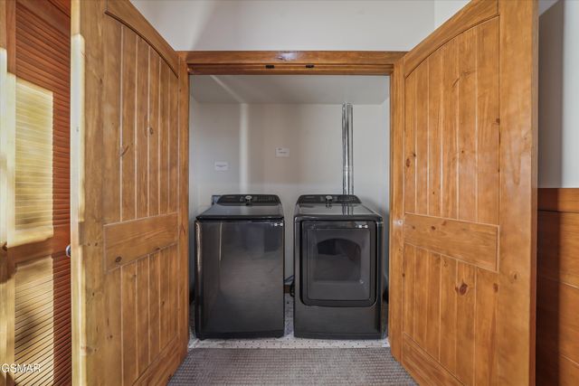 561 Edgewood Drive, Gatlinburg, TN 37738