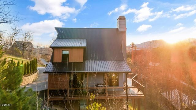 561 Edgewood Drive, Gatlinburg, TN 37738