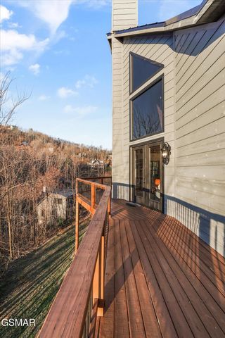 561 Edgewood Drive, Gatlinburg, TN 37738
