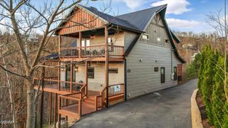 561 Edgewood Drive, Gatlinburg, TN 37738