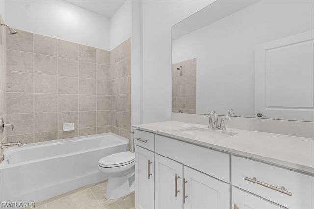 19617 Hinkley DR, Estero, FL 33928