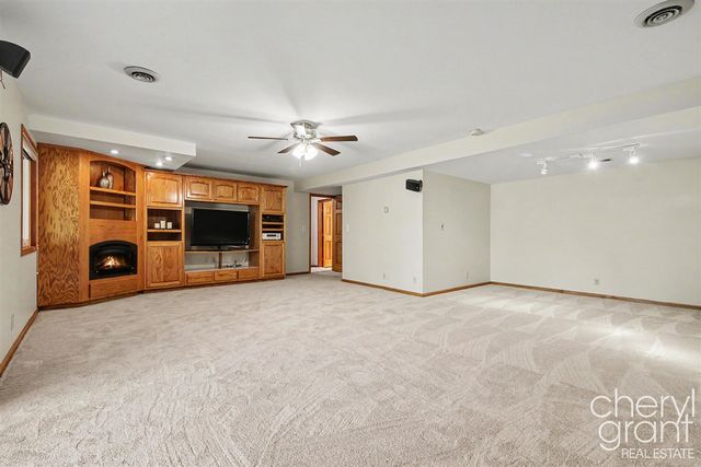 3047 Rogue Hollow Court, Belmont, MI 49306