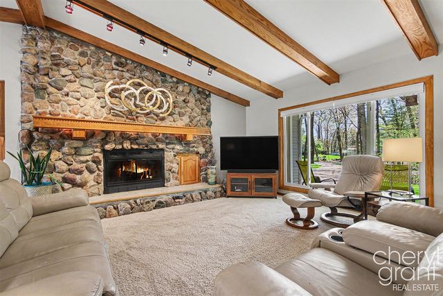 3047 Rogue Hollow Court, Belmont, MI 49306