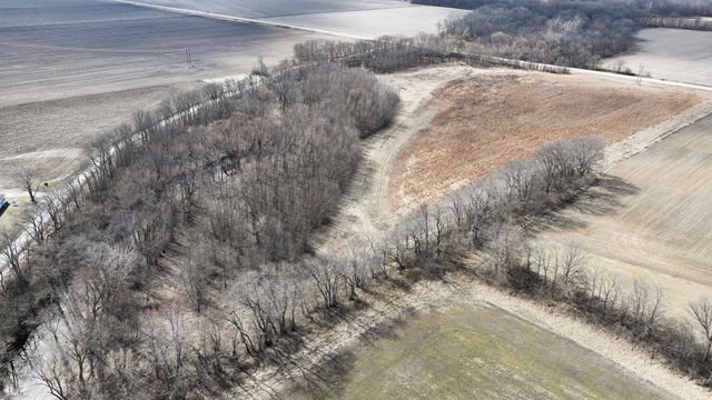 CH 7 2360 E, Newman, IL 61942