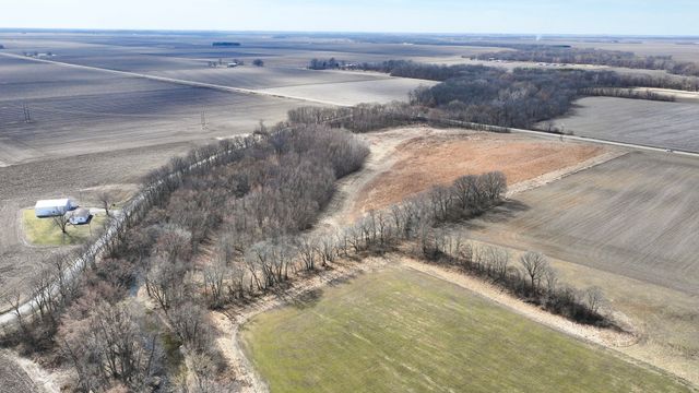 CH 7 2360 E, Newman, IL 61942