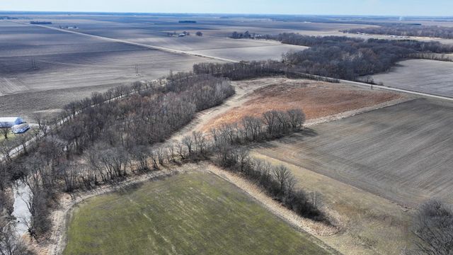 CH 7 2360 E, Newman, IL 61942