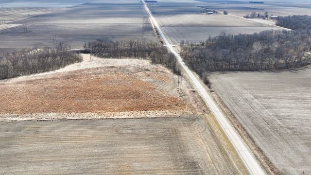 CH 7 2360 E, Newman, IL 61942