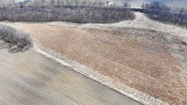 CH 7 2360 E, Newman, IL 61942