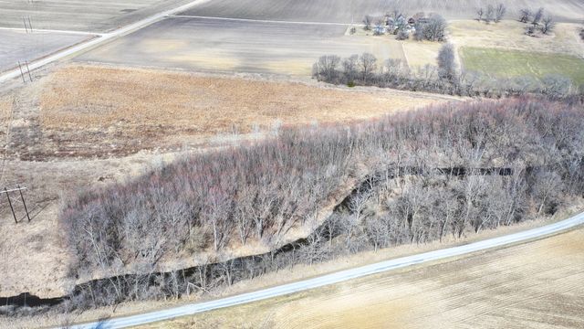 CH 7 2360 E, Newman, IL 61942