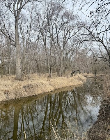 CH 7 2360 E, Newman, IL 61942