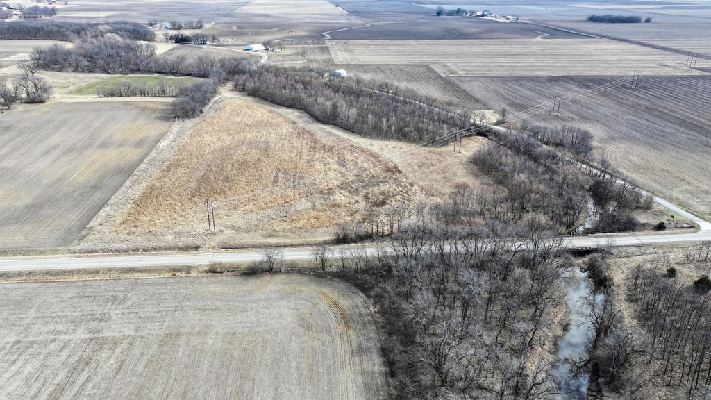 CH 7 2360 E, Newman, IL 61942