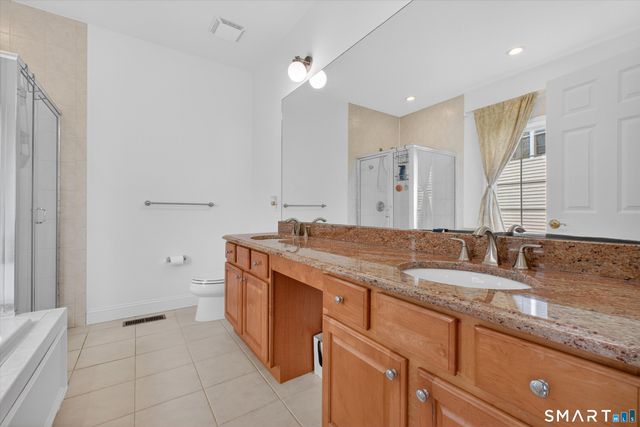 18 Tobins Court 18, Danbury, CT 06810