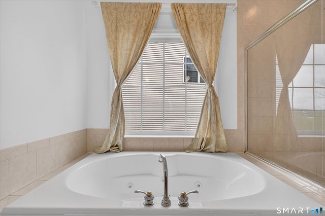 18 Tobins Court 18, Danbury, CT 06810