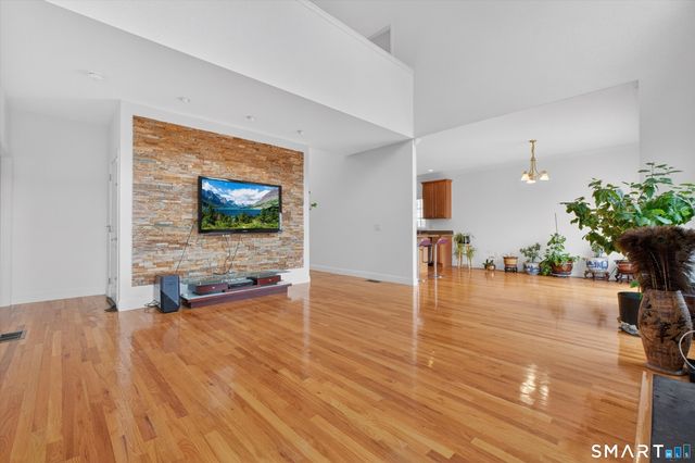 18 Tobins Court 18, Danbury, CT 06810