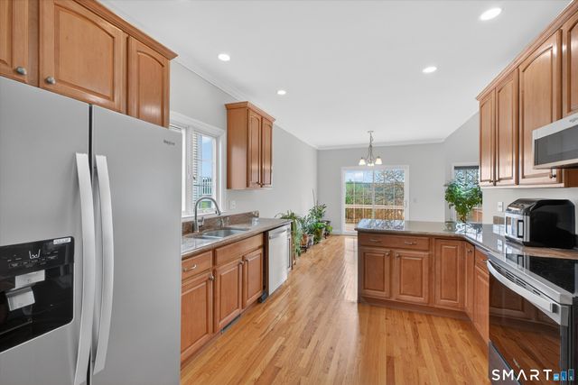 18 Tobins Court 18, Danbury, CT 06810