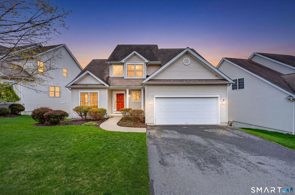 18 Tobins Court 18, Danbury, CT 06810