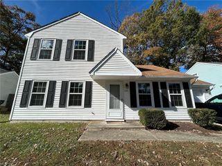 185 S Hunt Club RN, Newport News, VA 23608
