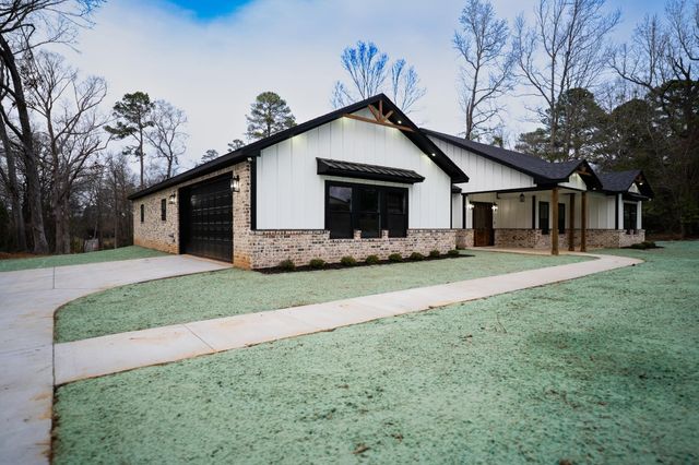 26B Cedar Hill Rd, Longview, TX 75605