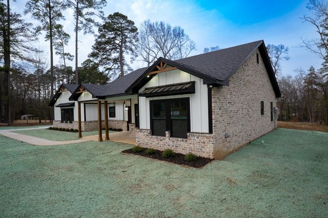 26B Cedar Hill Rd, Longview, TX 75605