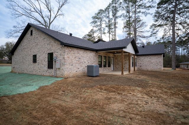 26B Cedar Hill Rd, Longview, TX 75605