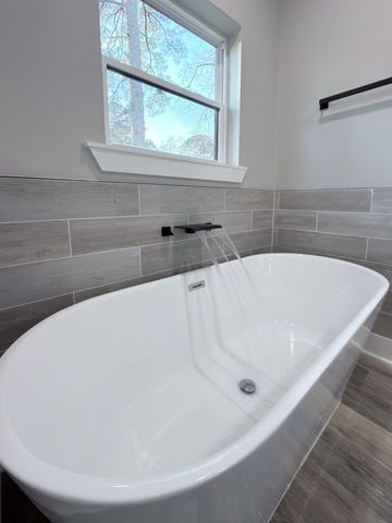 26B Cedar Hill Rd, Longview, TX 75605