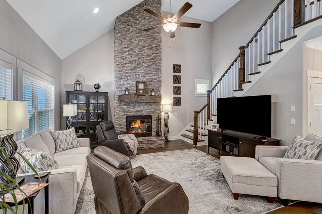 347 Beulah Rose Dr, Murfreesboro, TN 37128