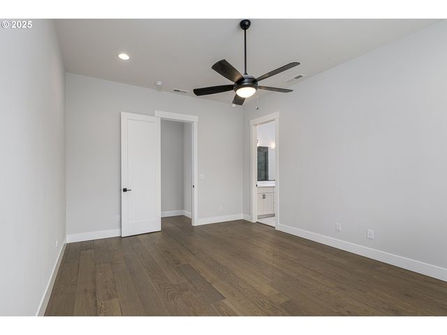 15229 Se TOWERS Ter, Milwaukie, OR 97267