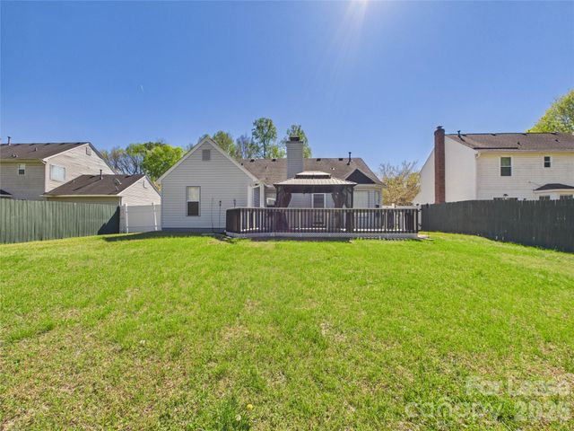 14133 Walkers Crossing Drive, Charlotte, NC 28273