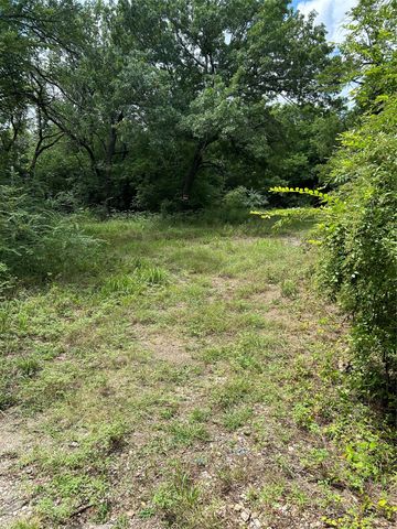 1100 S Holly Avenue, Sherman, TX 75092