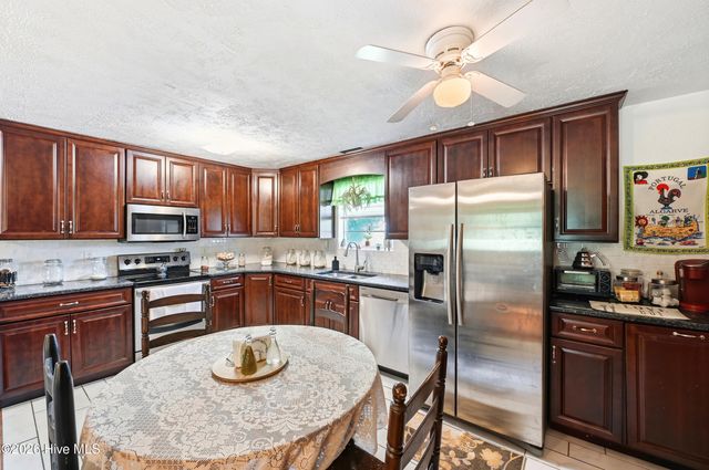 3984 Beattys Bridge Road, Atkinson, NC 28421