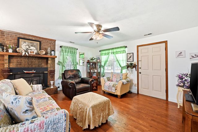 3984 Beattys Bridge Road, Atkinson, NC 28421