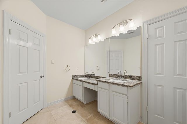 14135 Swallowfield Drive, Houston, TX 77077
