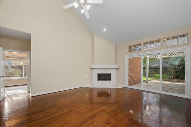 14135 Swallowfield Drive, Houston, TX 77077