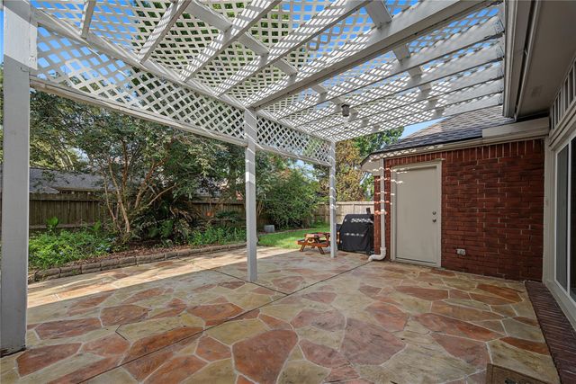 14135 Swallowfield Drive, Houston, TX 77077