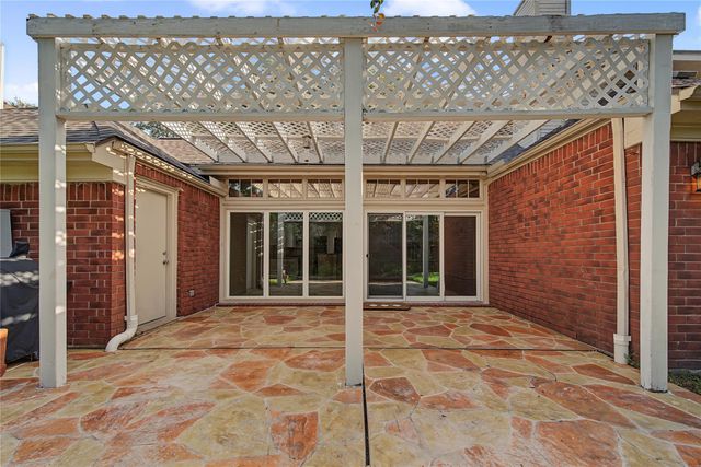 14135 Swallowfield Drive, Houston, TX 77077