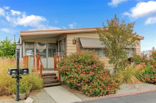332 N. Lyon, Hemet, CA 92543