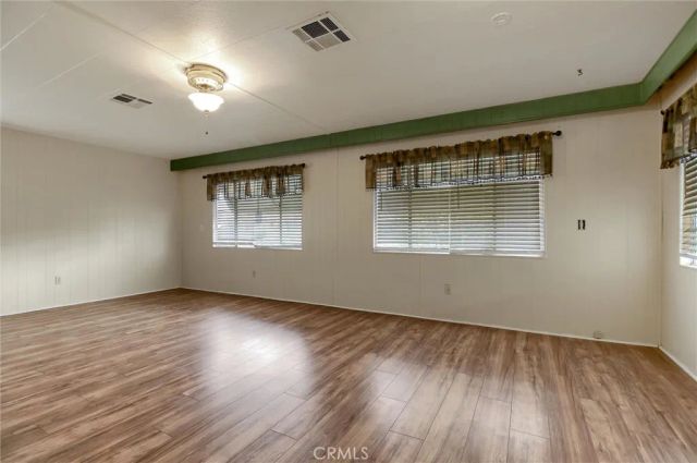 332 N. Lyon, Hemet, CA 92543