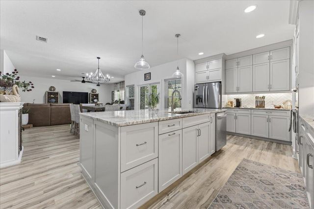 6724 Kempton Street, Navarre, FL 32566