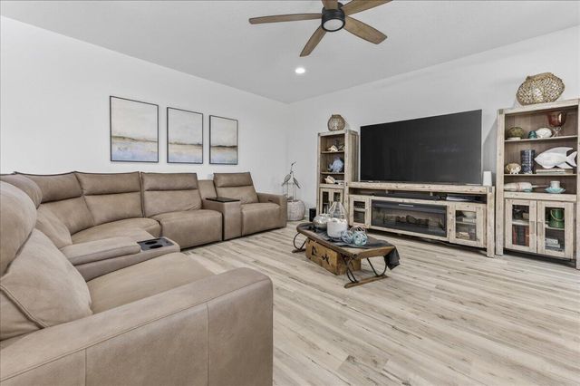 6724 Kempton Street, Navarre, FL 32566