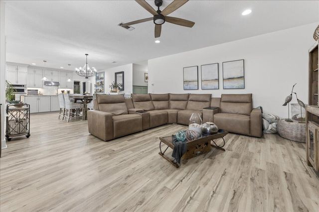 6724 Kempton Street, Navarre, FL 32566